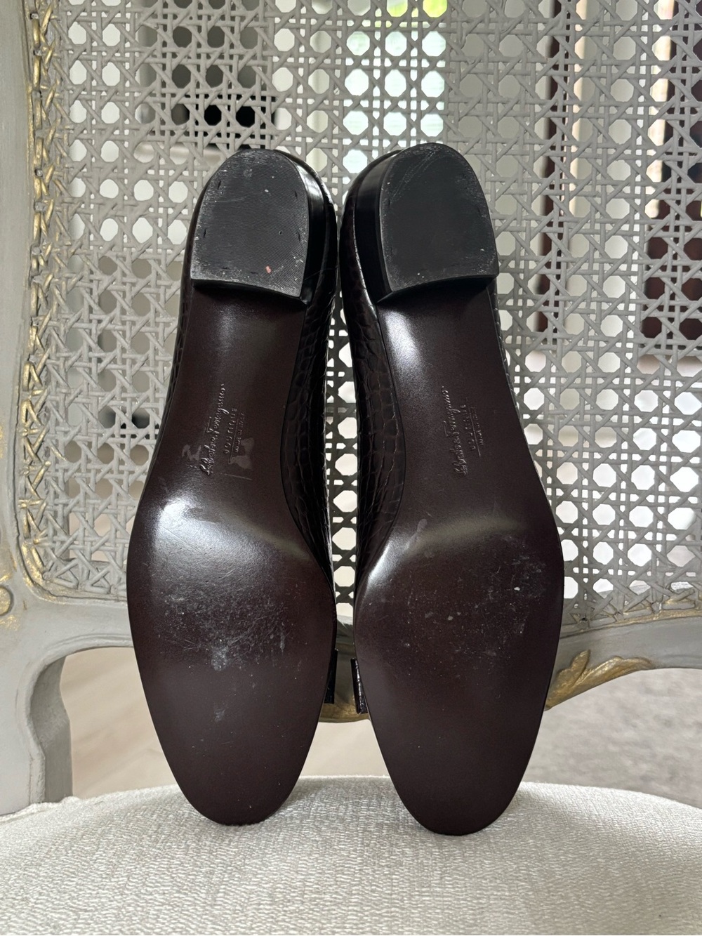 ✨ Salvatore Ferragamo Vara Pumps  Brown Croc-Embossed Calf Leather✨ - Picture 6 of 11